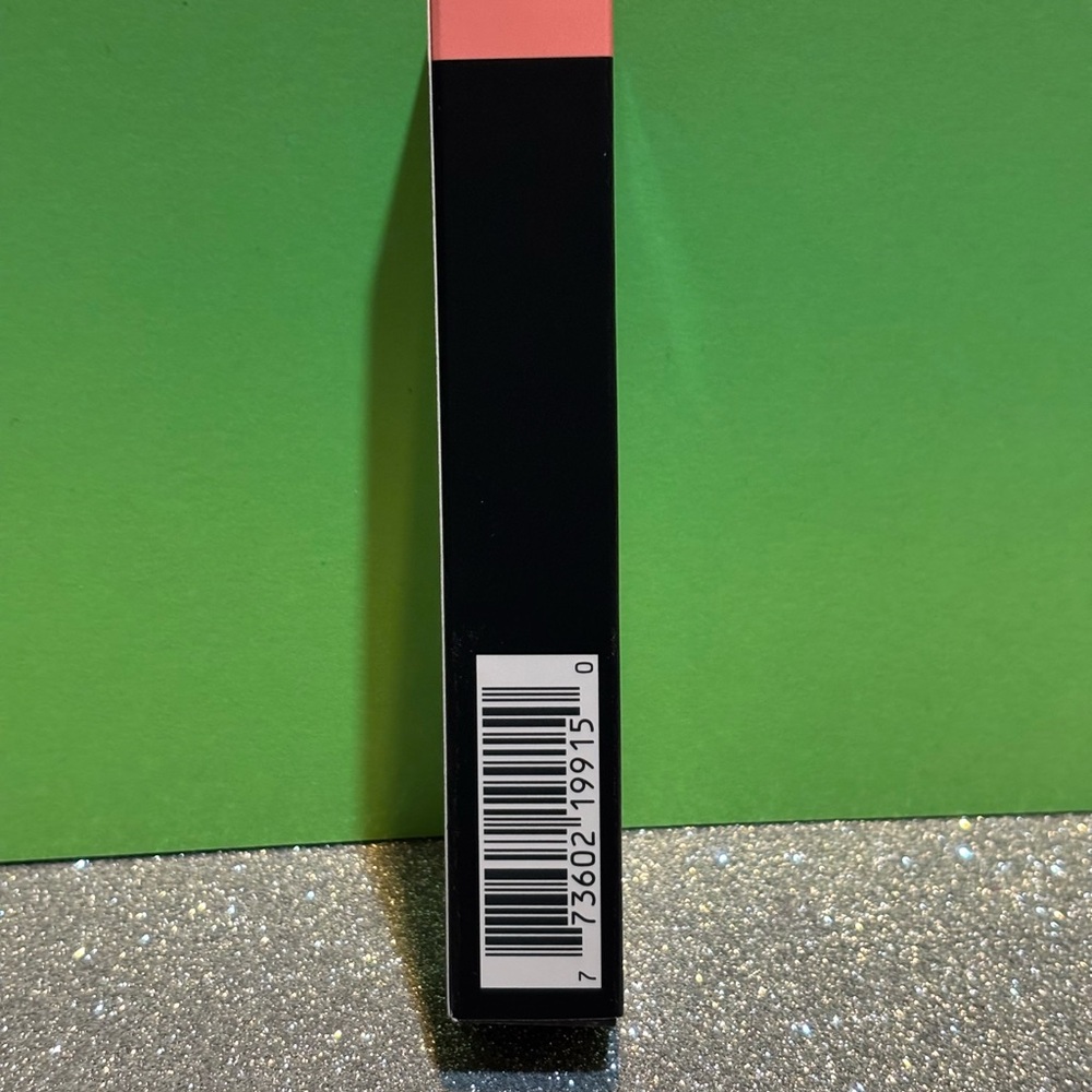 BNIB! MAC Cremesheen Glass in JUST SUPERB 201
ππ€©π - Picture 4 of 8